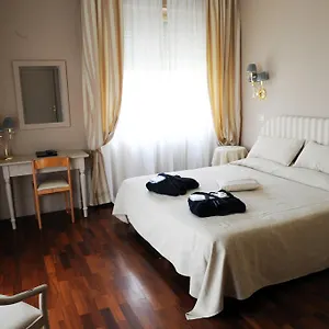 Columbia Hotel